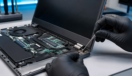 Reparație balamale și carcasă laptop